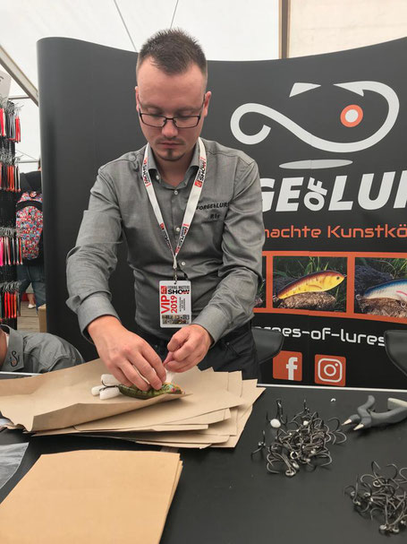 Wir verpackten unsere Köder in umweltfreundlichen Materialien bei der Fishing Masters Show 2019
