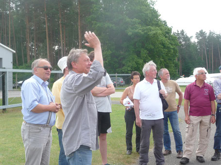 Gruppencoaching zur Flugaufgabe (Foto: Uli Gerstenberg)