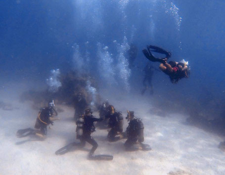 Rainbow Divers Vietnam PADI Scuba Diving Center | PADI Course Nha Trang Scuba Divers Practicing skills