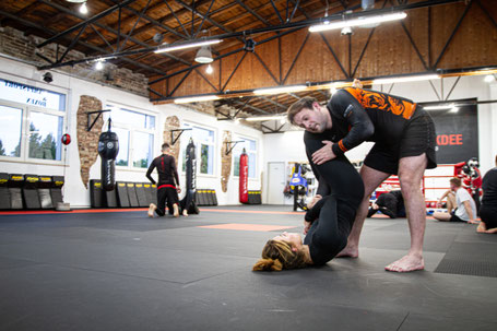 Grappling im Chok Dee in Bielefeld. Bodenkampf trainieren
