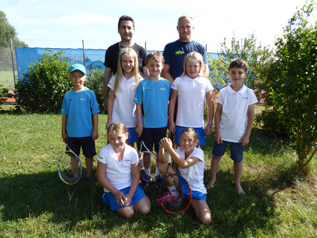 hinten von links: Felix Gauweiler, Betreuer Erich Altmann, Isabel Mehringer, Fabian Altmann, Trainer Ino Fizko, Maxi Mittermaier und Laurenz Maier- vorne von links: Anja Maier und Emilia Mauermeir