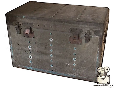 malle courrier zinc Louis Vuitton