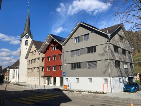 Ein hochwertiger Ersatzbau mit 12 Eigentumswohnungen ist entstanden.
