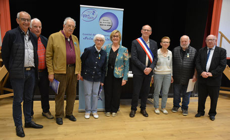 Alain GOUPY, Nicolas CADINOT, Pierre FIOLLET, Berthe GAINVILLE, Jean-Louis NAVARRE, 2 décorés du travail et Michel LEFEBVRE