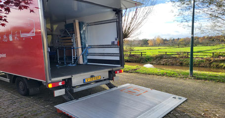 Laden en lossen vrachtwagen in Apeldoorn