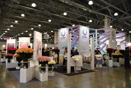 El stand con las flores ecuatorianas fue el más grande y vistoso en una feria temática reciente. Moscú, Rusia.