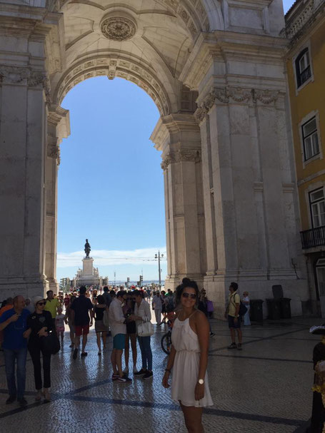 backpacking-lissabon-rua-augusta-triumphbogen-praca-do-commercio