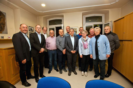 Foto: Jens Kowalski v.l.n.r.: Adolf Kessel, Bgm. Hans-Joachim Kosubek, Karl Schröding, Hans-Werner Fisgus, Manfred Schmidt, Bernd Walkenbach, Winston Effenberger, Dr. Klaus Werth, Jutta Commichau, Volker Müller, Christa Arnold und Josef Lux