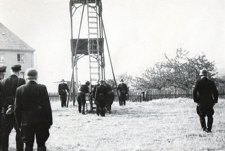 Leiterübung am eisernen Steigerturm, 1957