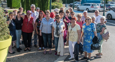 Gruppenbild vor der Tagestour durch das Beaujolais