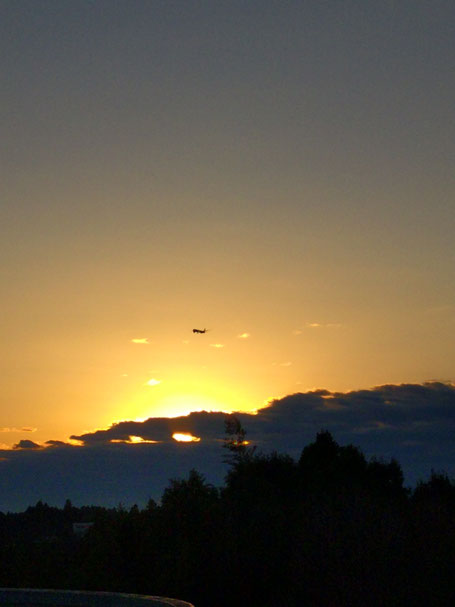 このあと、雲に空いた穴から初日の出が見え、すぐまた隠れてしまった