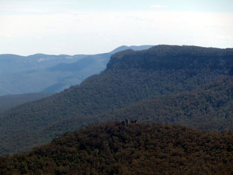 Das Ruined Castle, nichts als vier kleine Steinchen, die aus dem Grün herausragen