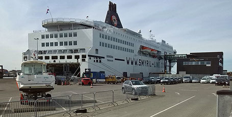 Die MS Norröna am Terminal von Fjord-Line.