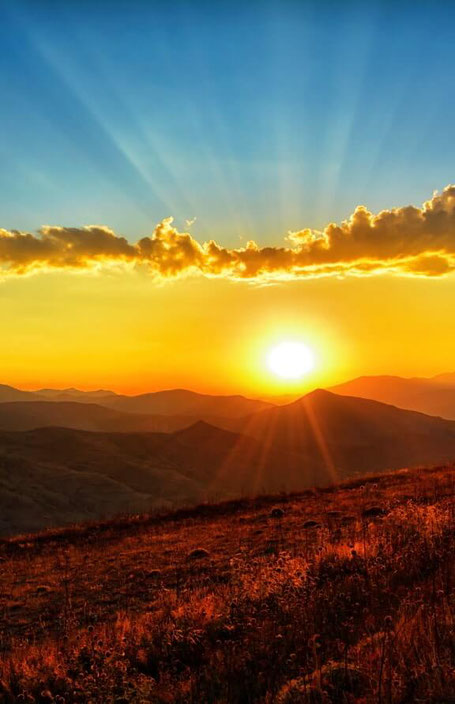 Sonnenaufgang in den Bergen