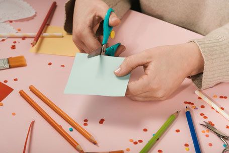 Illustration of flashcards useful for vocabulary and memory exercises.