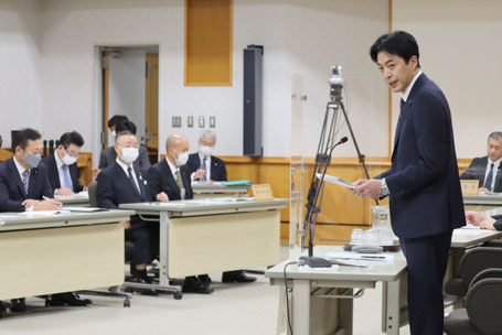 県議会予算特別委員会にて
