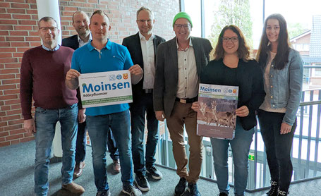 von links: Carsten Hüsken (1. Vors. IHHG), Holger Hackmann (1. Vors. WGW), Johannes Bruns (Vorbereitungsteam), Manfred Wellen (Wietmarscher Bürgermeister), Werner Berning (CHEESE PRESS), Stephanie Harms (Vorbereitungsteam) u. Sabrina Röcker (CHEESE PRESS)