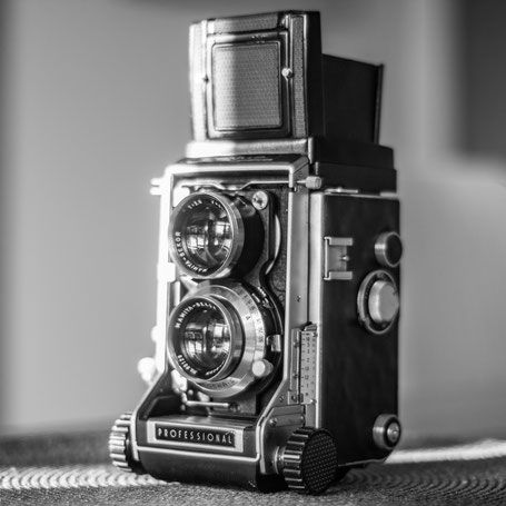 Mamiya (Revue) C33