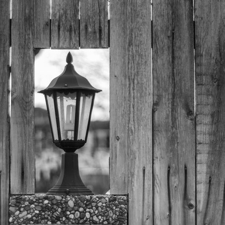 noch alle Lampen im Zaun?