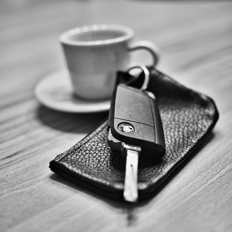 Espresso und Leihwagen