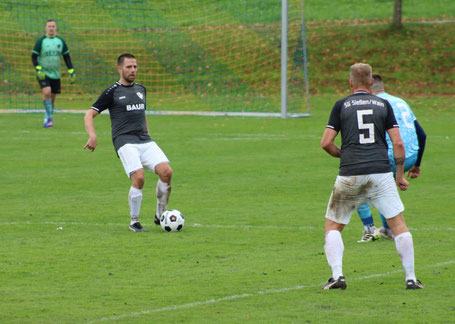 Jens Köhler und Daniel Scheffold (Nr. 5) hatten leichtes Spiel mit den Gästen aus Baustetten.