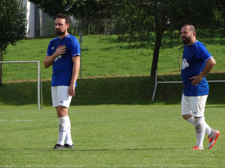 Tobias Dolpp und Sezgin Pasov können das Ergebnis im Auftaktspiel nicht wirklich einordnen.