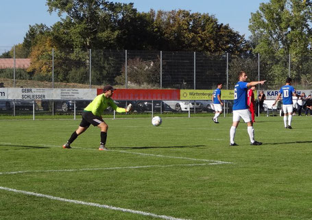 Torhüter Vinzenz Weiß musste gegen den FC Inter Laupheim nur 1x hinter sich greifen.