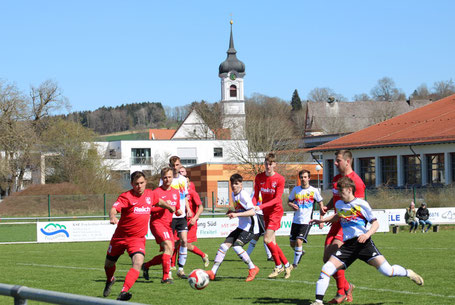 Strahlend blauer Himmel beim Auswärtsspiel in Ummendorf.