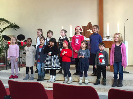 Der Kinderchor im Gottesdienst am 3. Advent 2016 // Foto: Goemmer
