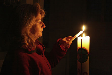 Die Osterkerze. Foto: epd bild/Oettel