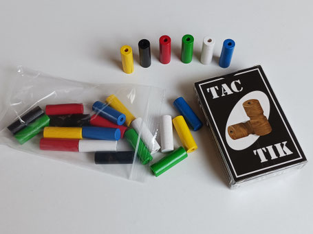 pions et jeu cartes tac-tik
