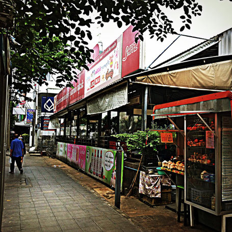 Very good Khao Pad Boo and Satay - click for more information