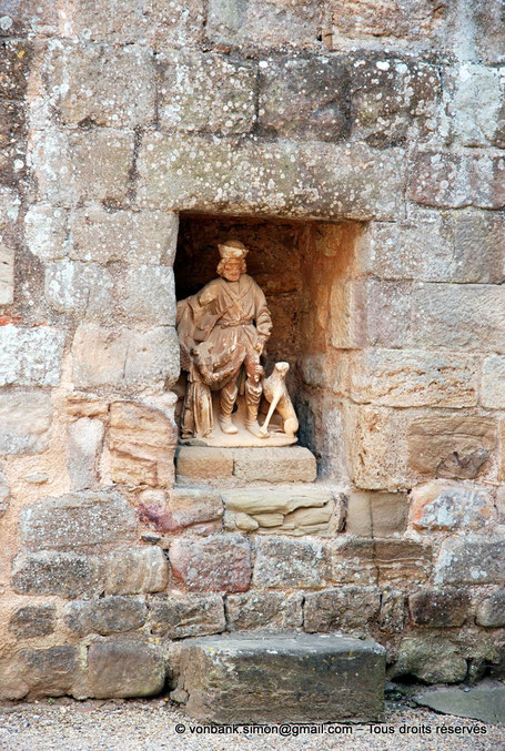 F - 11 - Fontfroide : Chapelle des Etrangers - Statue logée dans une niche