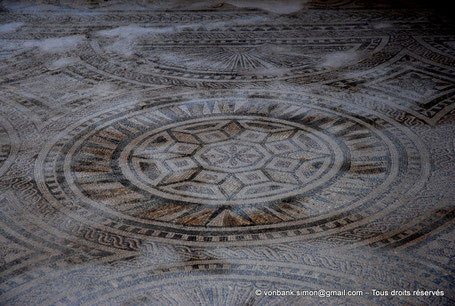 GR - Crète - Argyroupoli : Mosaïque romaine (III° siècle) - Sol d'une pièce de thermes (?)