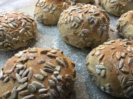 Brötchen auf dem Zauberstein