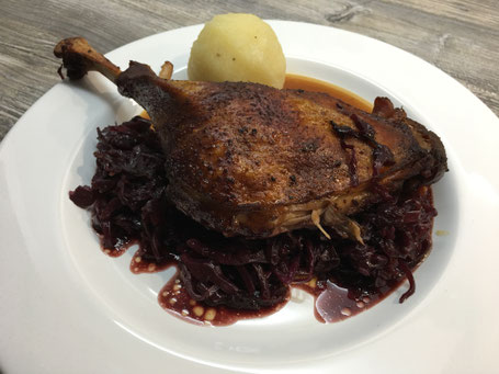 Gänsekeule fertig angerichtet