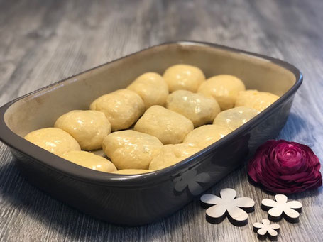 Ofenhexe von Pampered Chef mit Teiglingen gefüllt