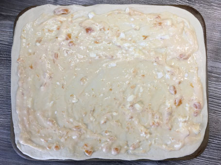 Zauberstein mit Flammkuchen-Teig