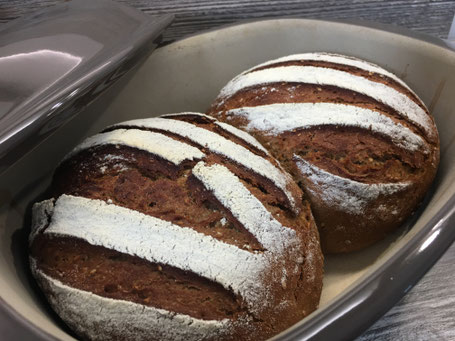 Ofenmeister von Pampered Chef mit Brot