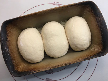 Teiglinge für Toastbrot im Zuaberkasten von Pampered Chef