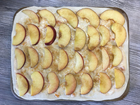 Süßer Flammkuchen vor dem backen
