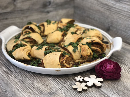 Lahmacun Rolle auf Tonplatte