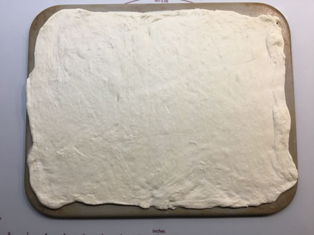 Pizzateig auf dem Zauberstein von Pampered Chef