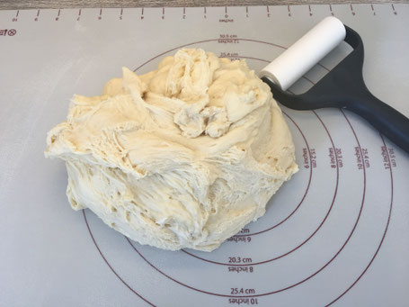 Hefeteig auf Backmatte