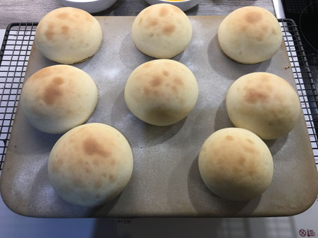 8 Ofen-Berliner fertig gebacken auf dem Zauberstein von Pampered Chef
