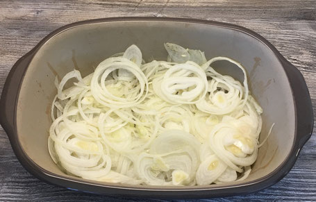 Der Ofenmeister von Pampered Chef mit Zwiebeln