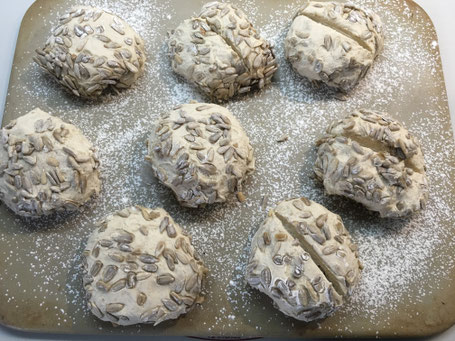 Zauberstein von Pampered Chef mit Brötchen