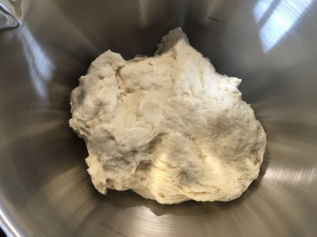 Teig vor dem backen in runden Zaubermeister von Pampered Chef
