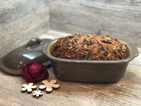 Frisch gebackenes Brot im kleinen Zaubermeister