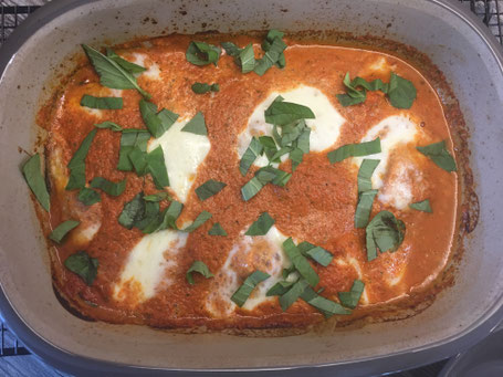 Hähnchen in Tomatenrahm, fertig gebacken.